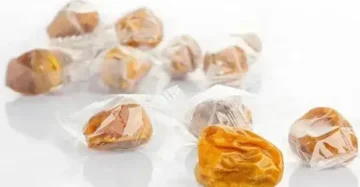 Çekirdeğe sarılmış kızarmış şeker